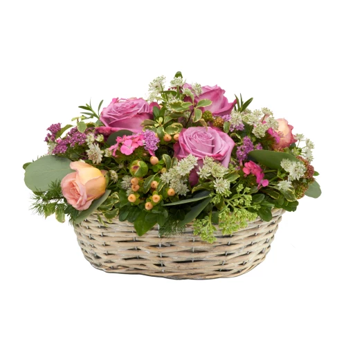 Gesteck 'Romantischer Saisonkorb'